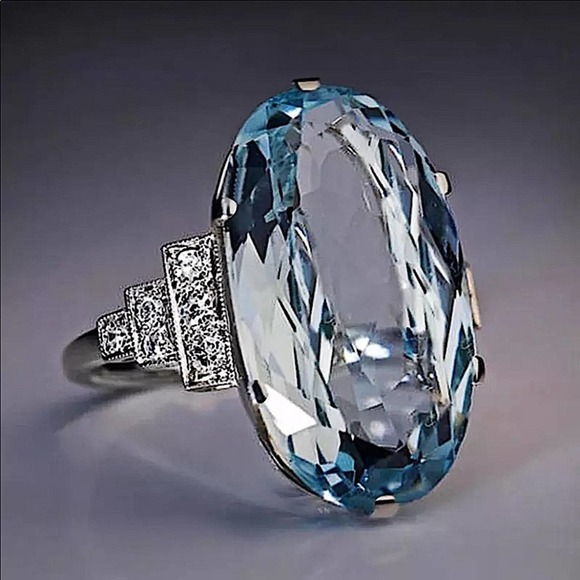 Sterling Silver Aquamarine Ring - Picture 4 of 16